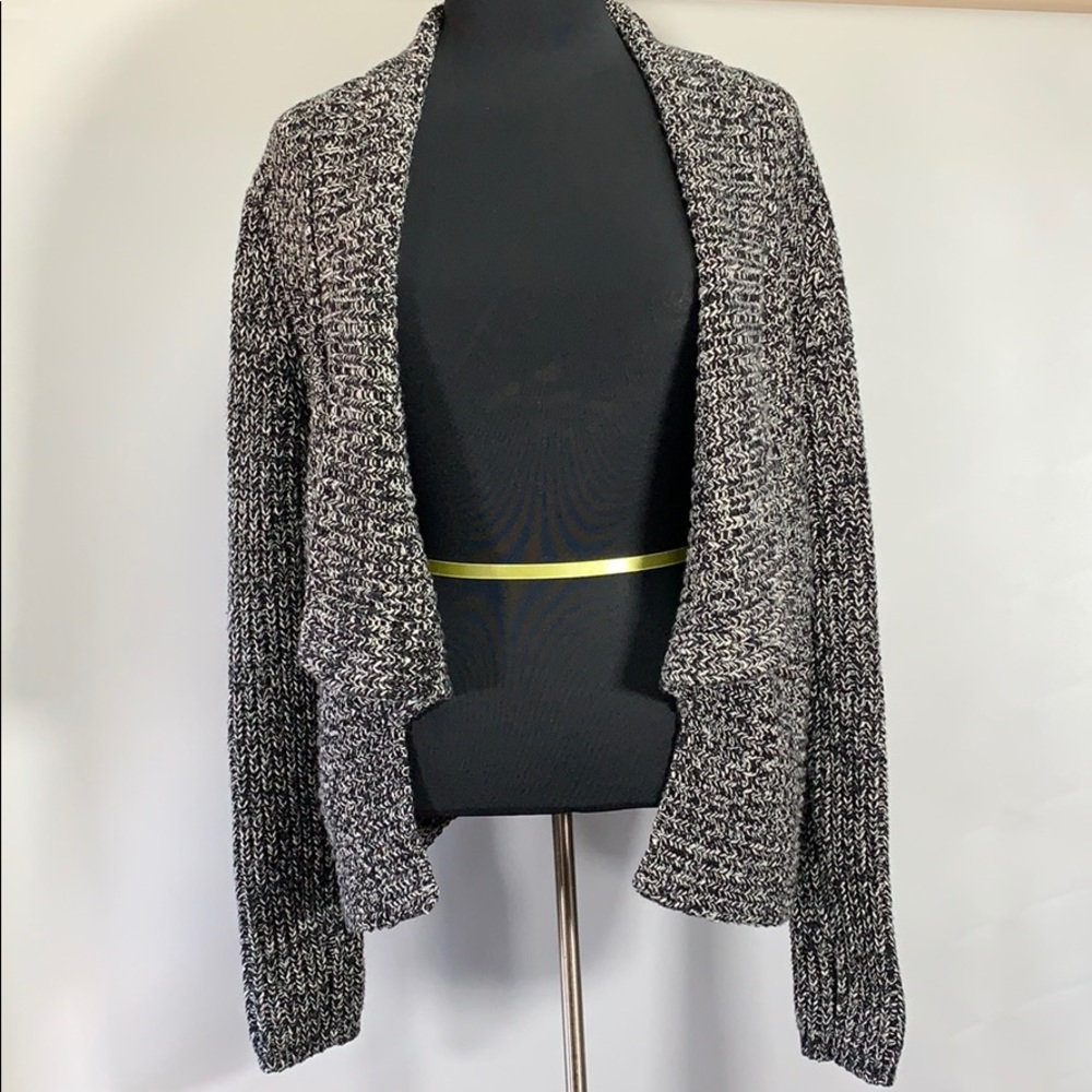 Knitted by Bass Open Front Tweed Women’s Size S Black White Sweater Cardigan